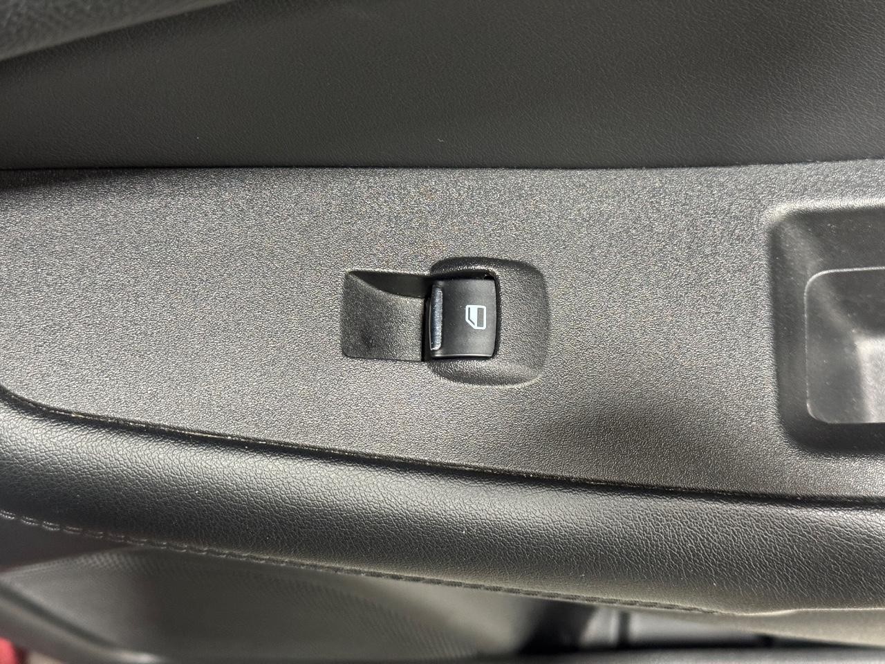 Ford Edge Vehicle Full-screen Gallery Image 20