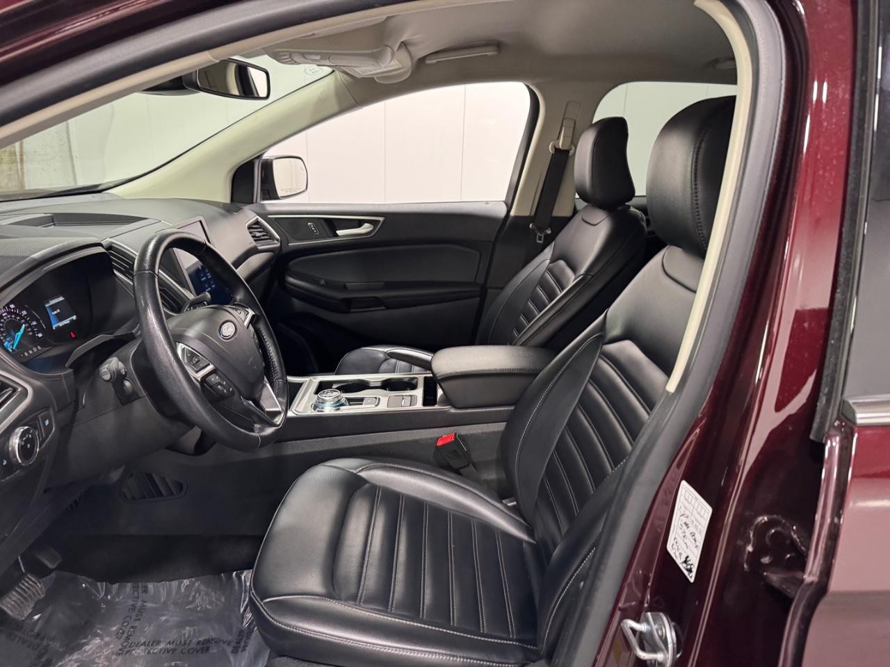 Ford Edge Vehicle Full-screen Gallery Image 23