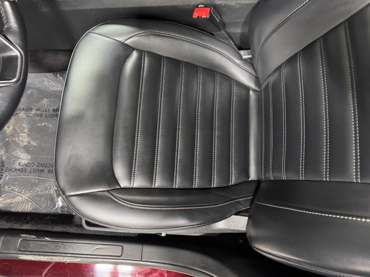 Ford Edge Vehicle Full-screen Gallery Image 24