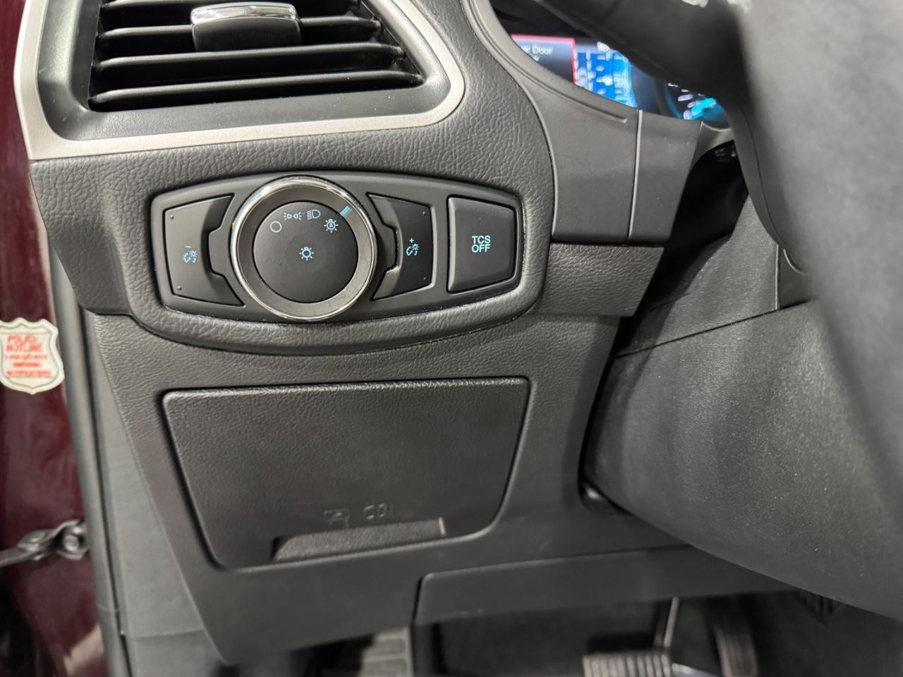 Ford Edge Vehicle Full-screen Gallery Image 26