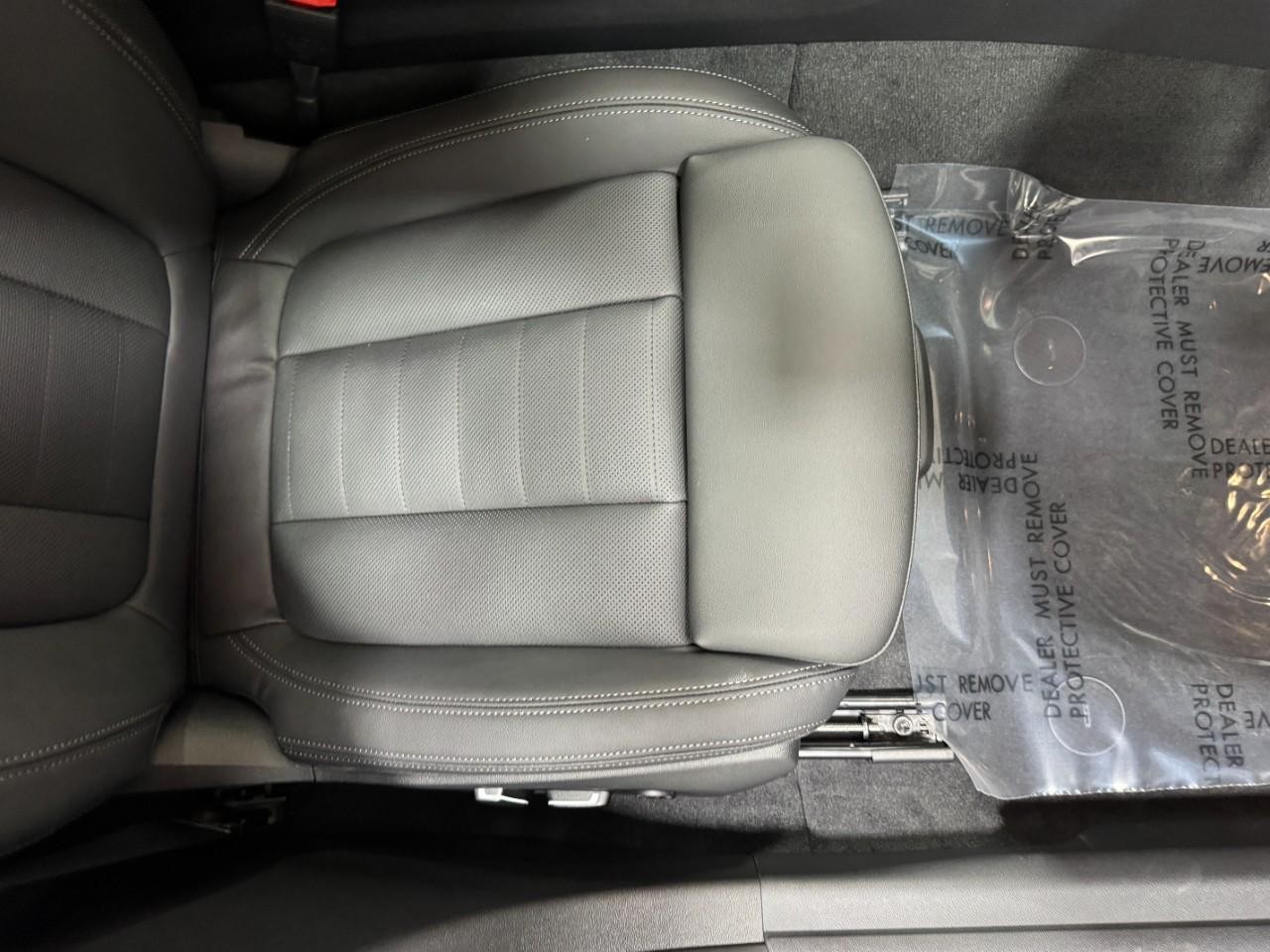 BMW i4 Vehicle Full-screen Gallery Image 19