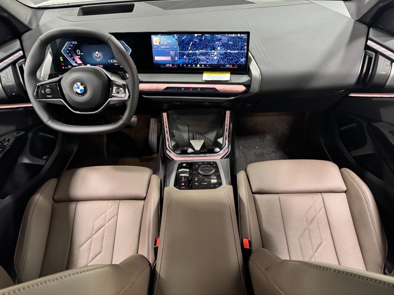 BMW X3 Vehicle Full-screen Gallery Image 13