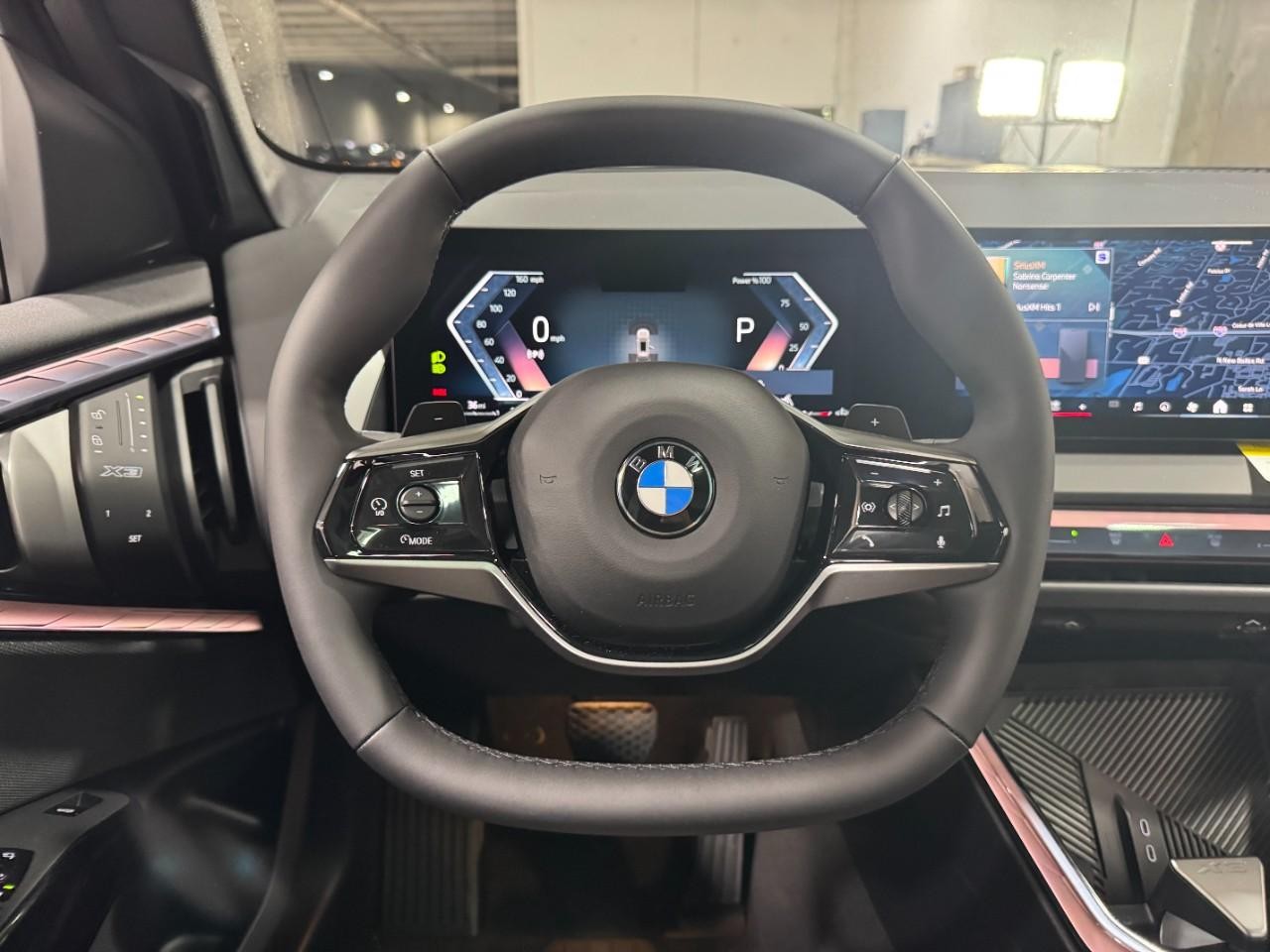 BMW X3 Vehicle Full-screen Gallery Image 14