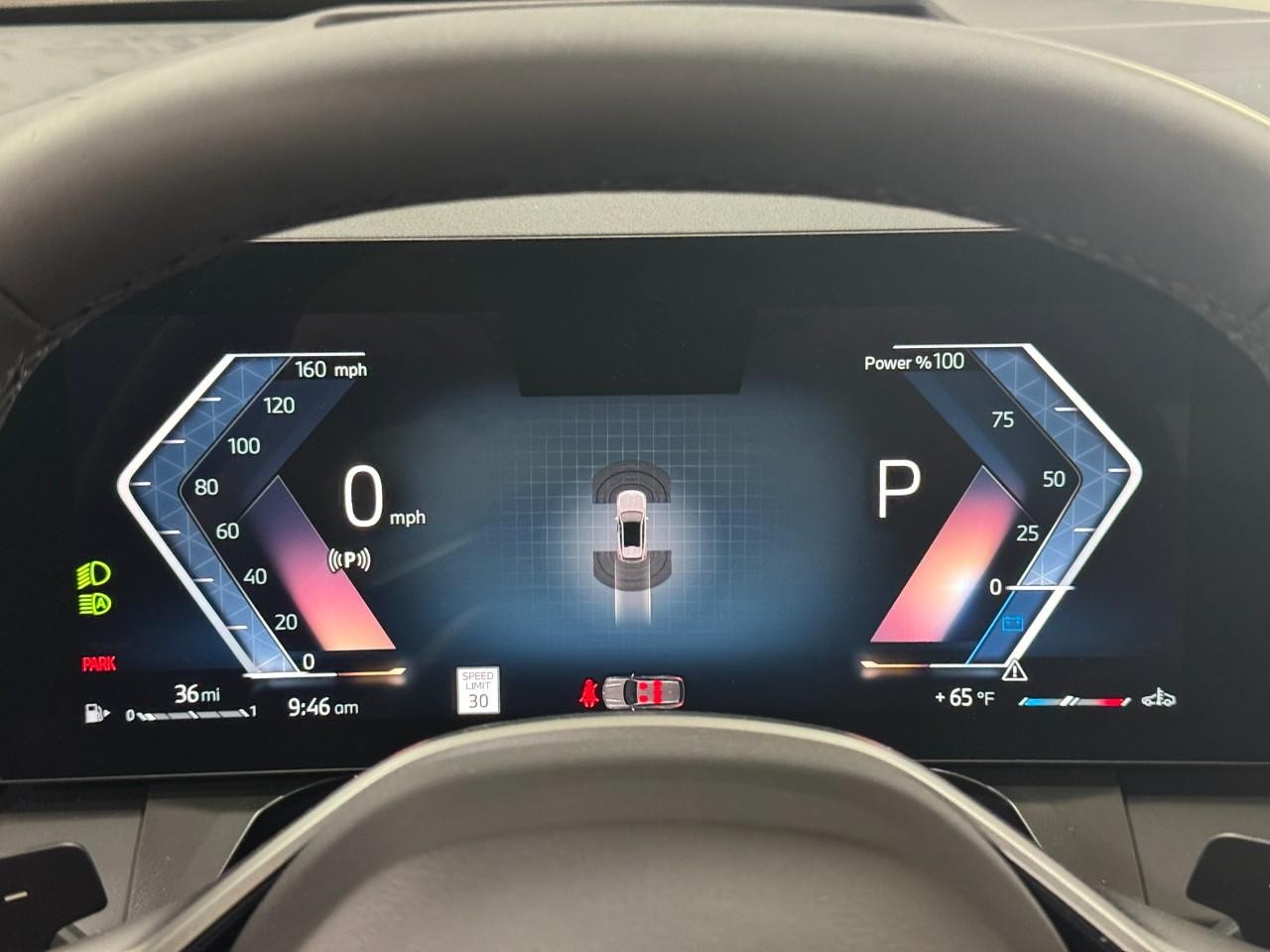 BMW X3 Vehicle Full-screen Gallery Image 30