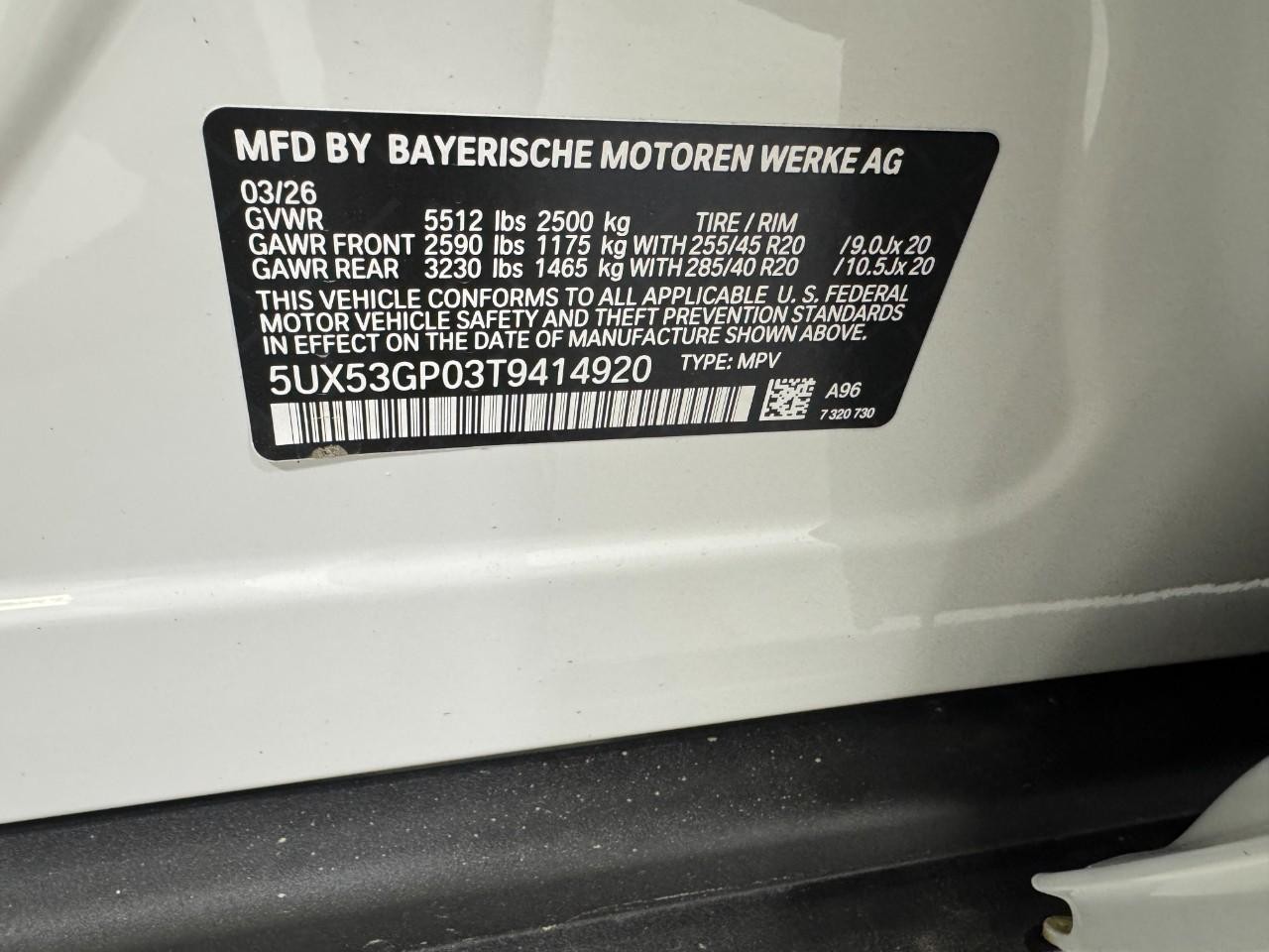 BMW X3 Vehicle Full-screen Gallery Image 32