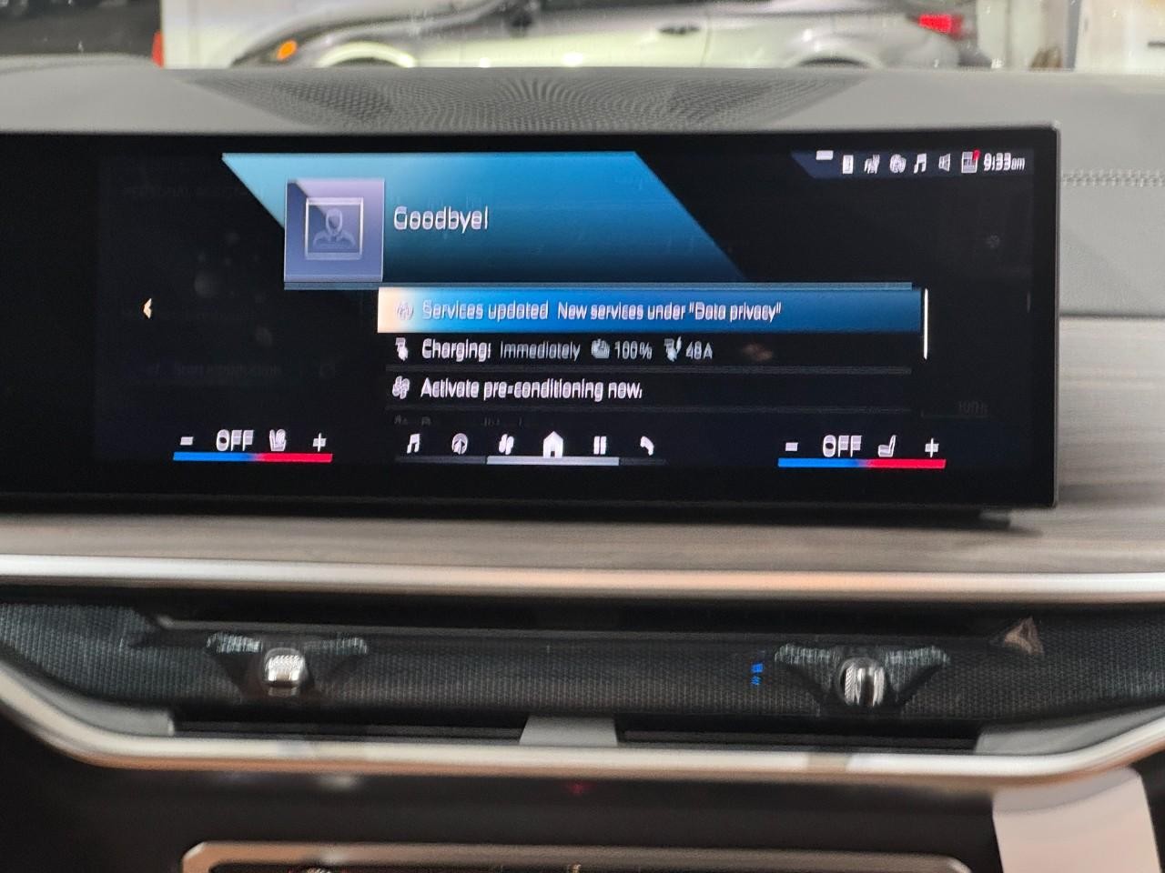 BMW X5 Vehicle Full-screen Gallery Image 14