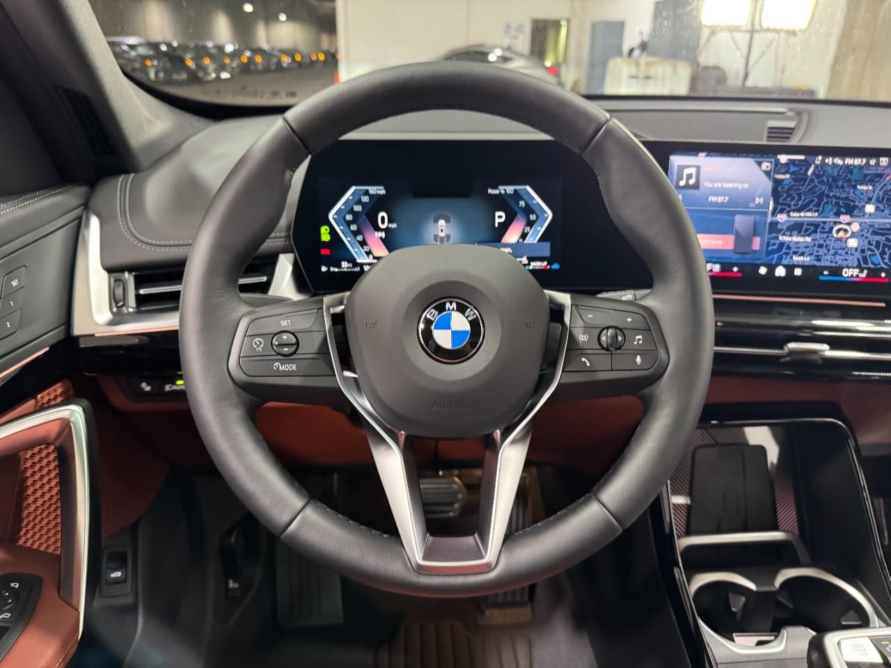 BMW X1 Vehicle Full-screen Gallery Image 13