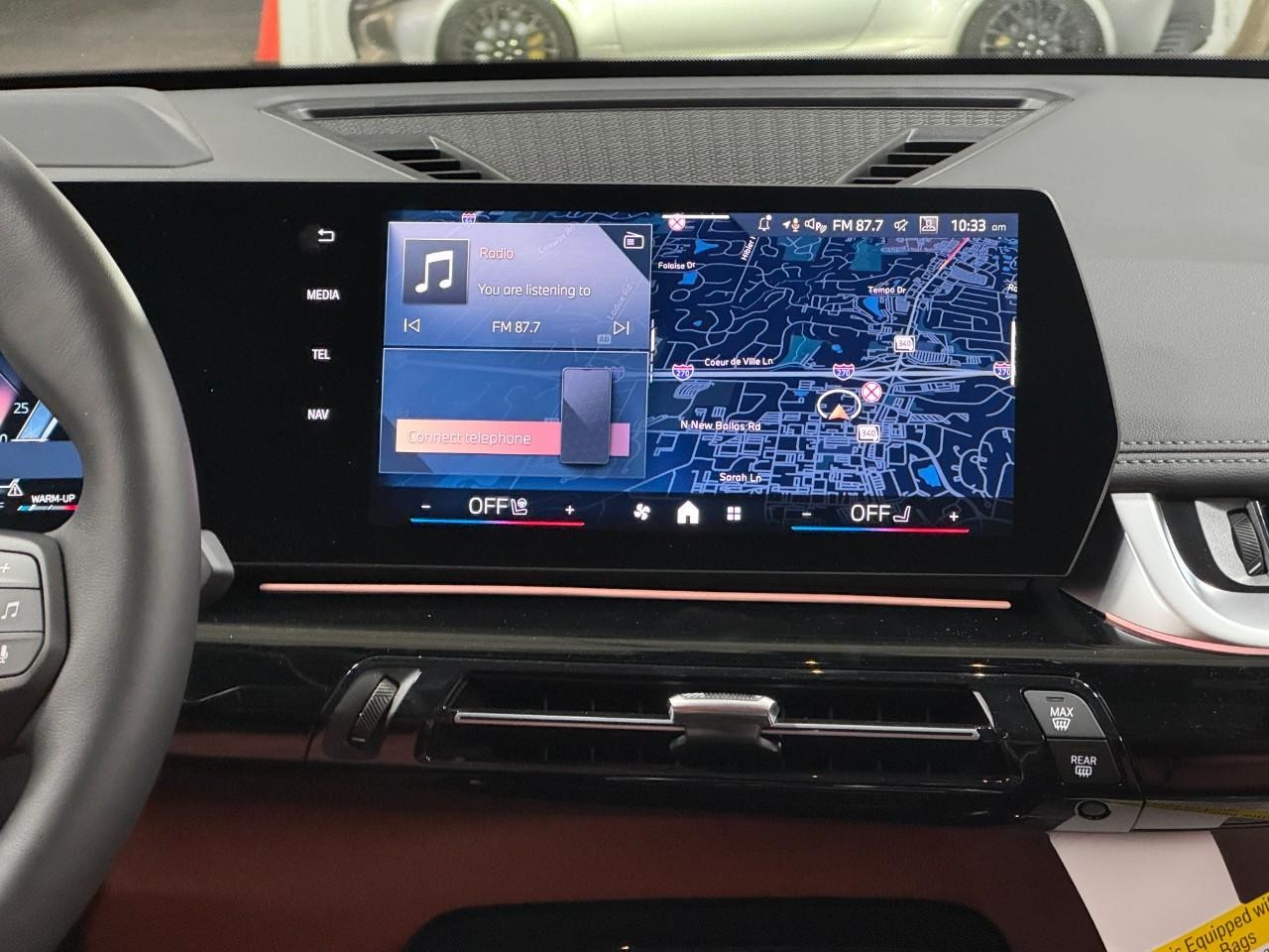 BMW X1 Vehicle Full-screen Gallery Image 14
