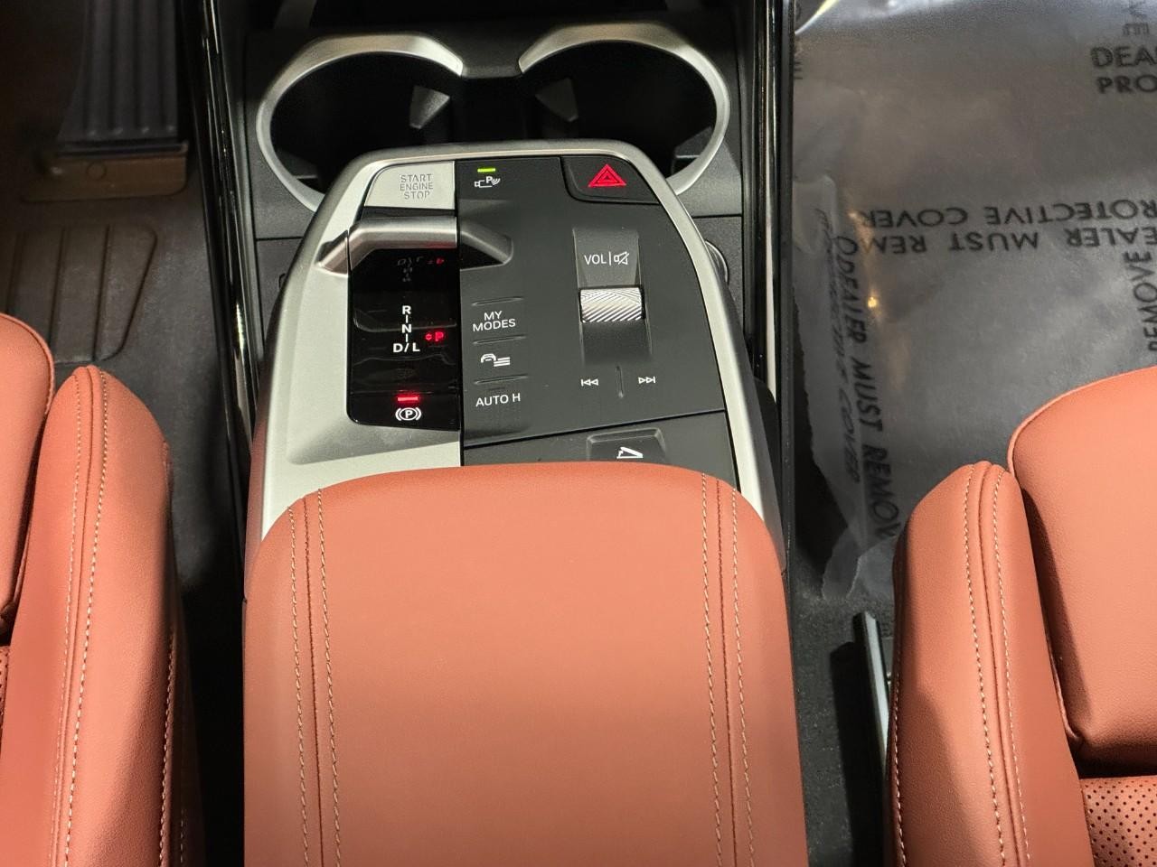 BMW X1 Vehicle Full-screen Gallery Image 15