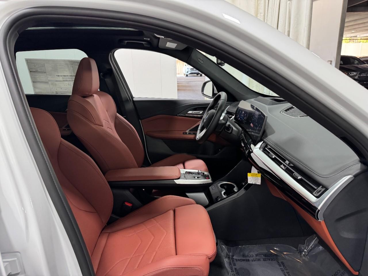 BMW X1 Vehicle Full-screen Gallery Image 17