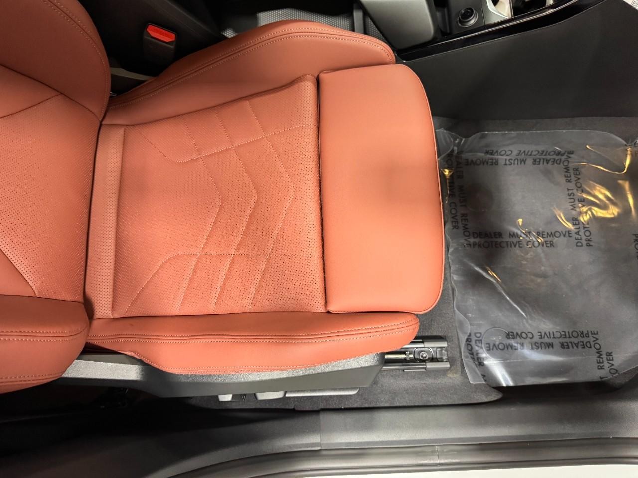 BMW X1 Vehicle Full-screen Gallery Image 18