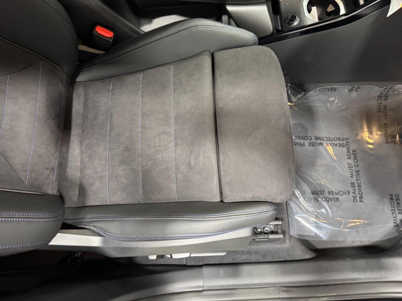 BMW X1 Vehicle Full-screen Gallery Image 18