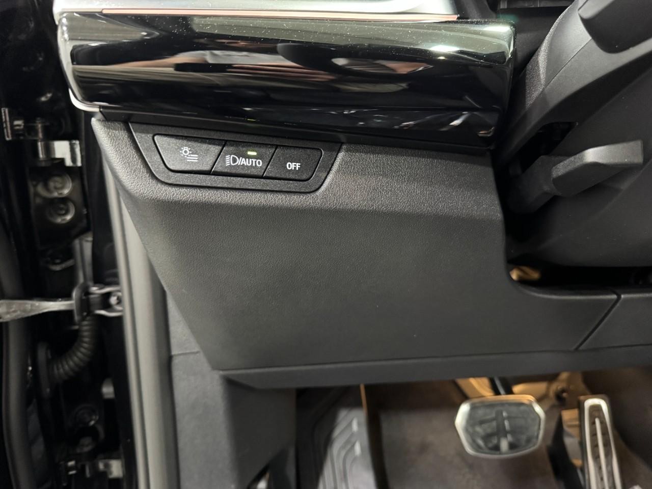 BMW X1 Vehicle Full-screen Gallery Image 28