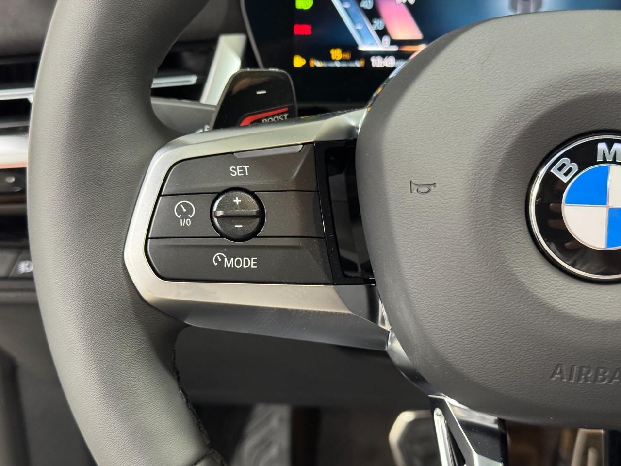 BMW X1 Vehicle Full-screen Gallery Image 29