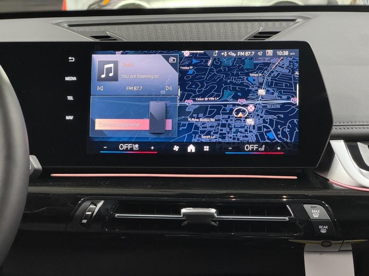 BMW X1 Vehicle Full-screen Gallery Image 14