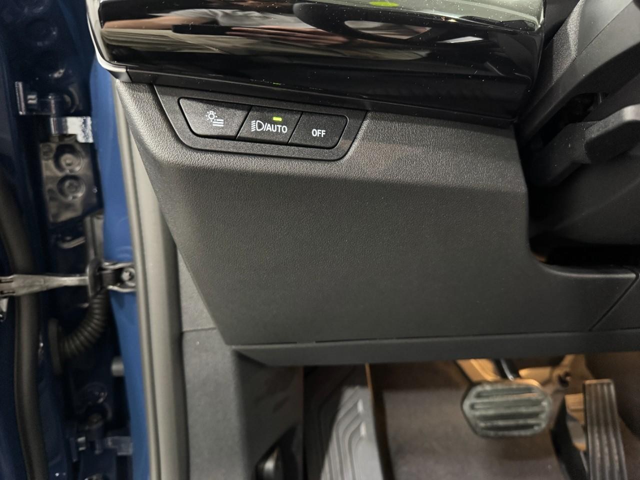 BMW X1 Vehicle Full-screen Gallery Image 28