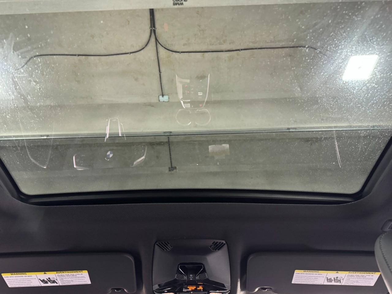 BMW X1 Vehicle Full-screen Gallery Image 11