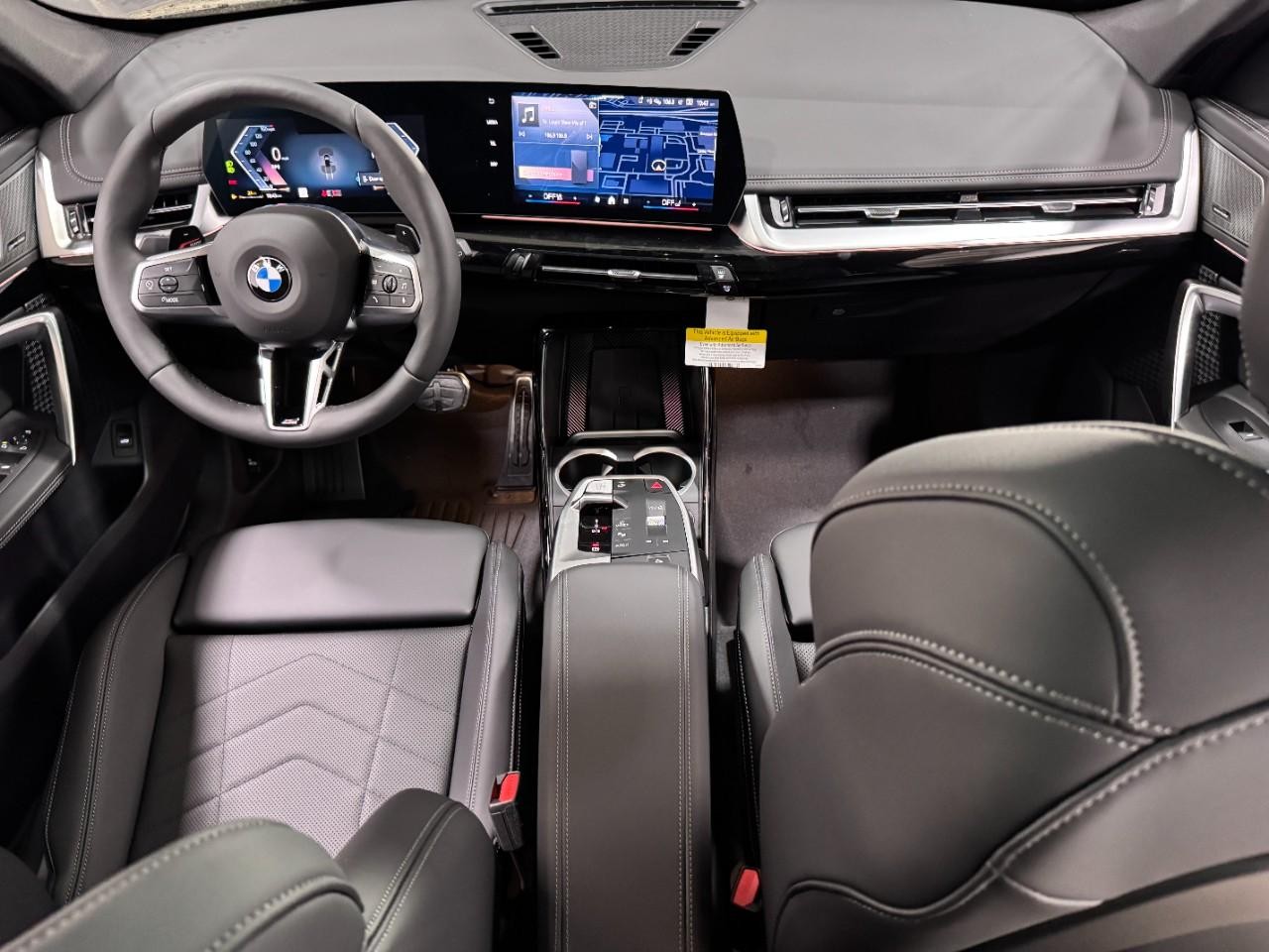 BMW X1 Vehicle Full-screen Gallery Image 12