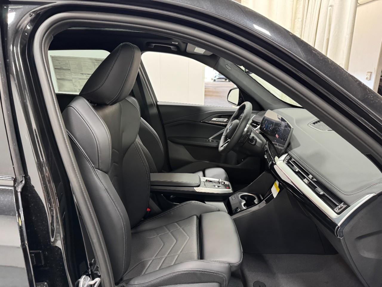 BMW X1 Vehicle Full-screen Gallery Image 17