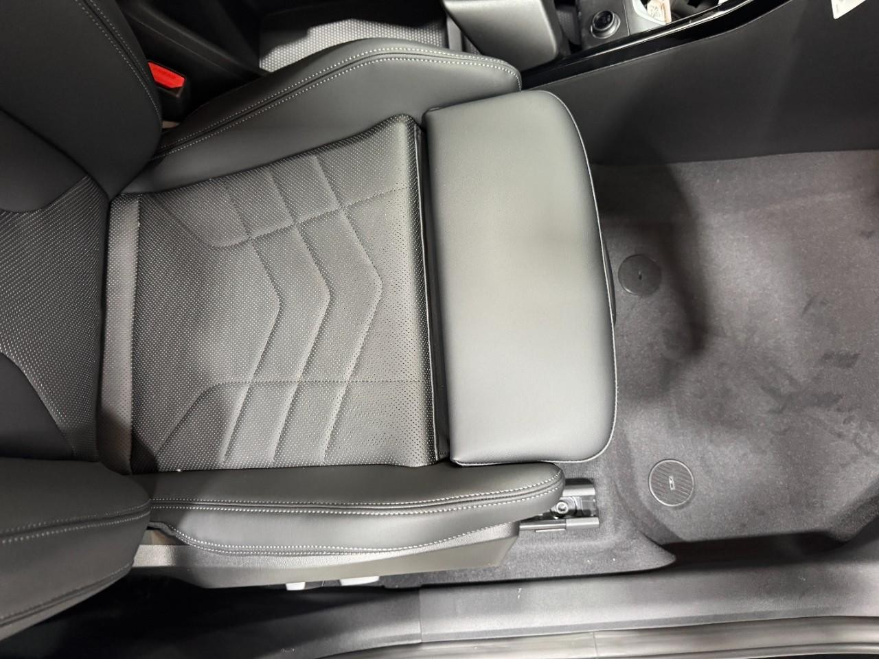 BMW X1 Vehicle Full-screen Gallery Image 18