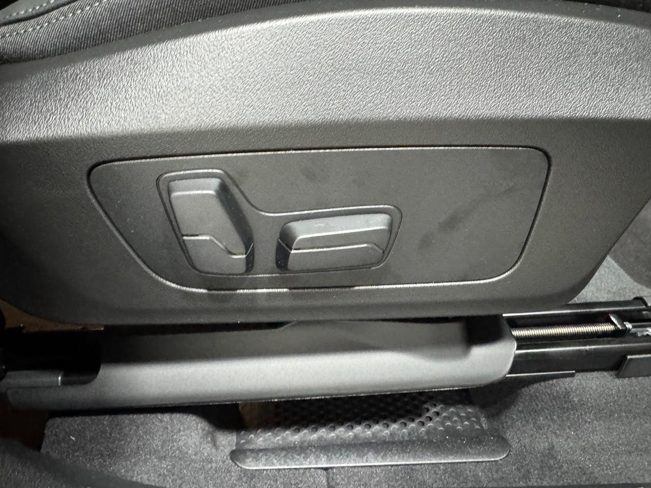 BMW X1 Vehicle Full-screen Gallery Image 19