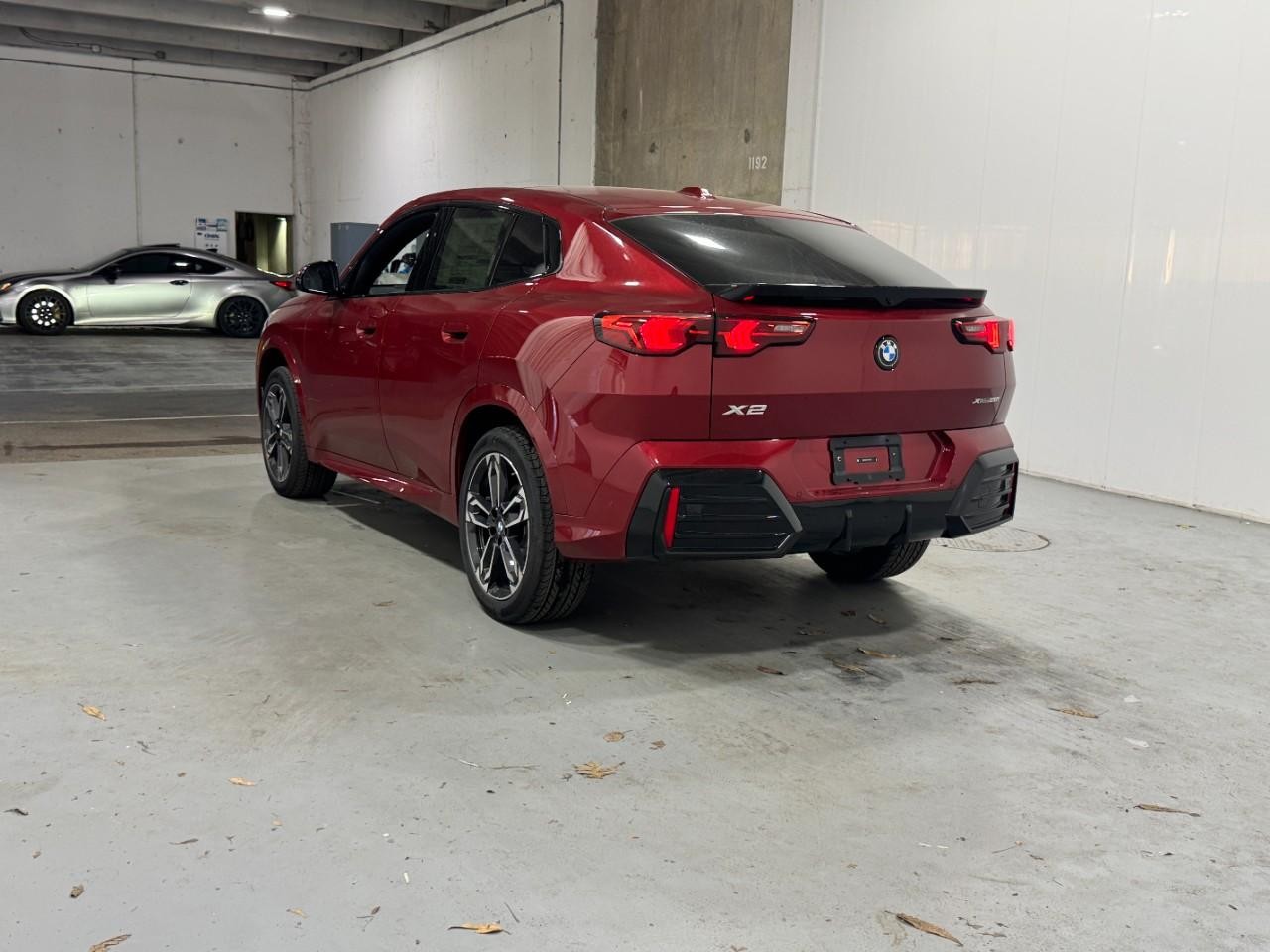 BMW X2 Vehicle Full-screen Gallery Image 3