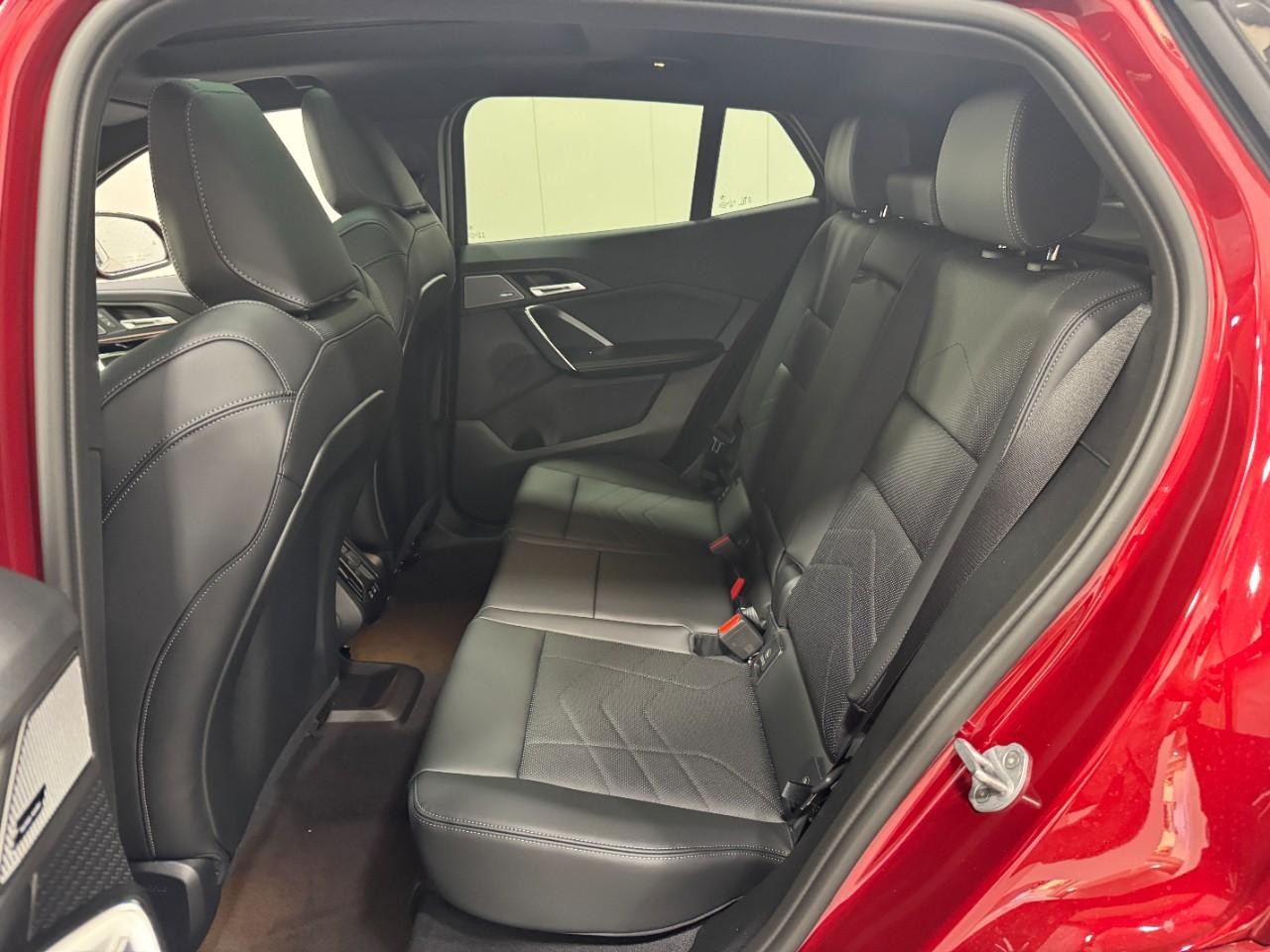 BMW X2 Vehicle Full-screen Gallery Image 8