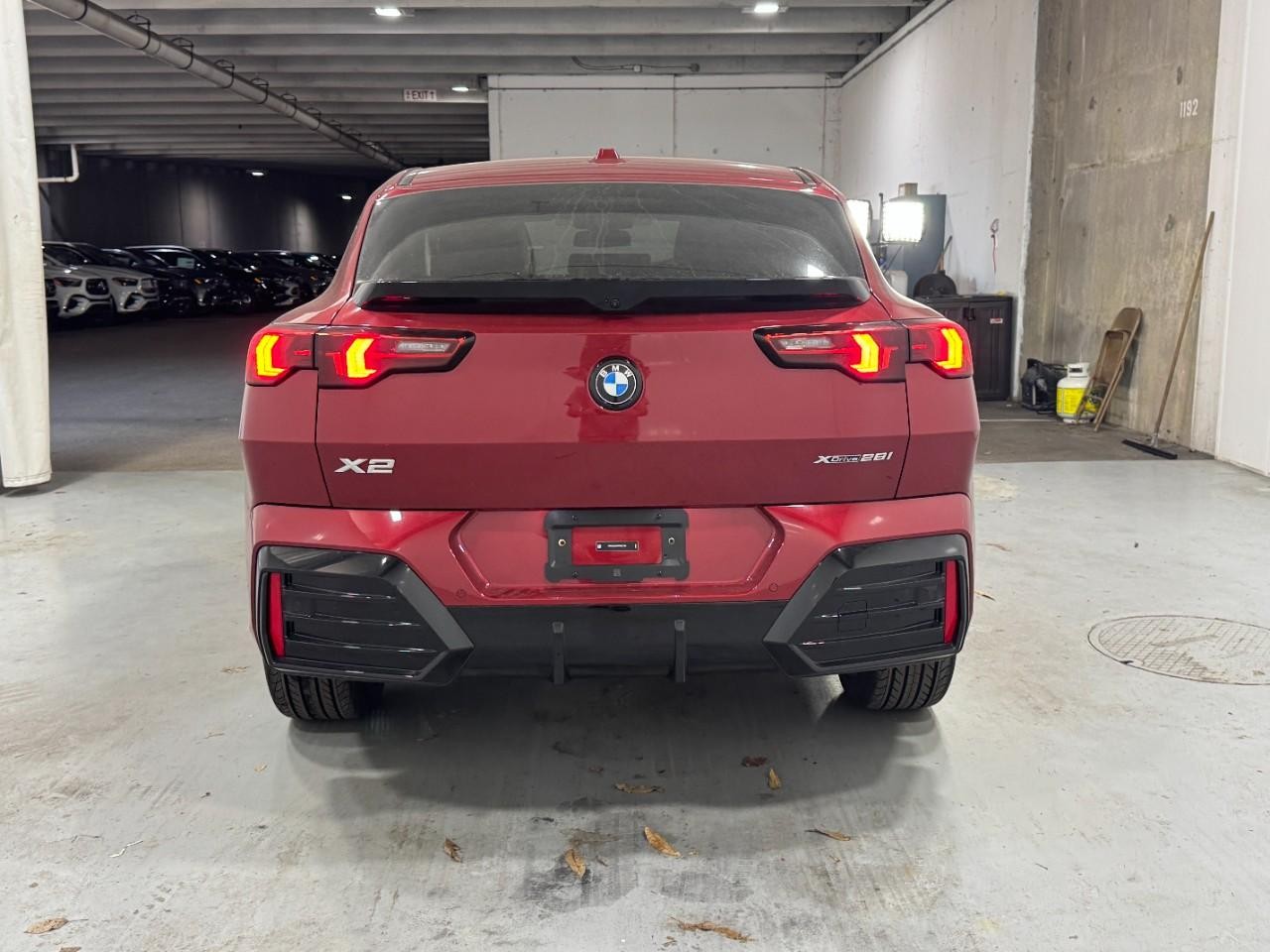 BMW X2 Vehicle Full-screen Gallery Image 9