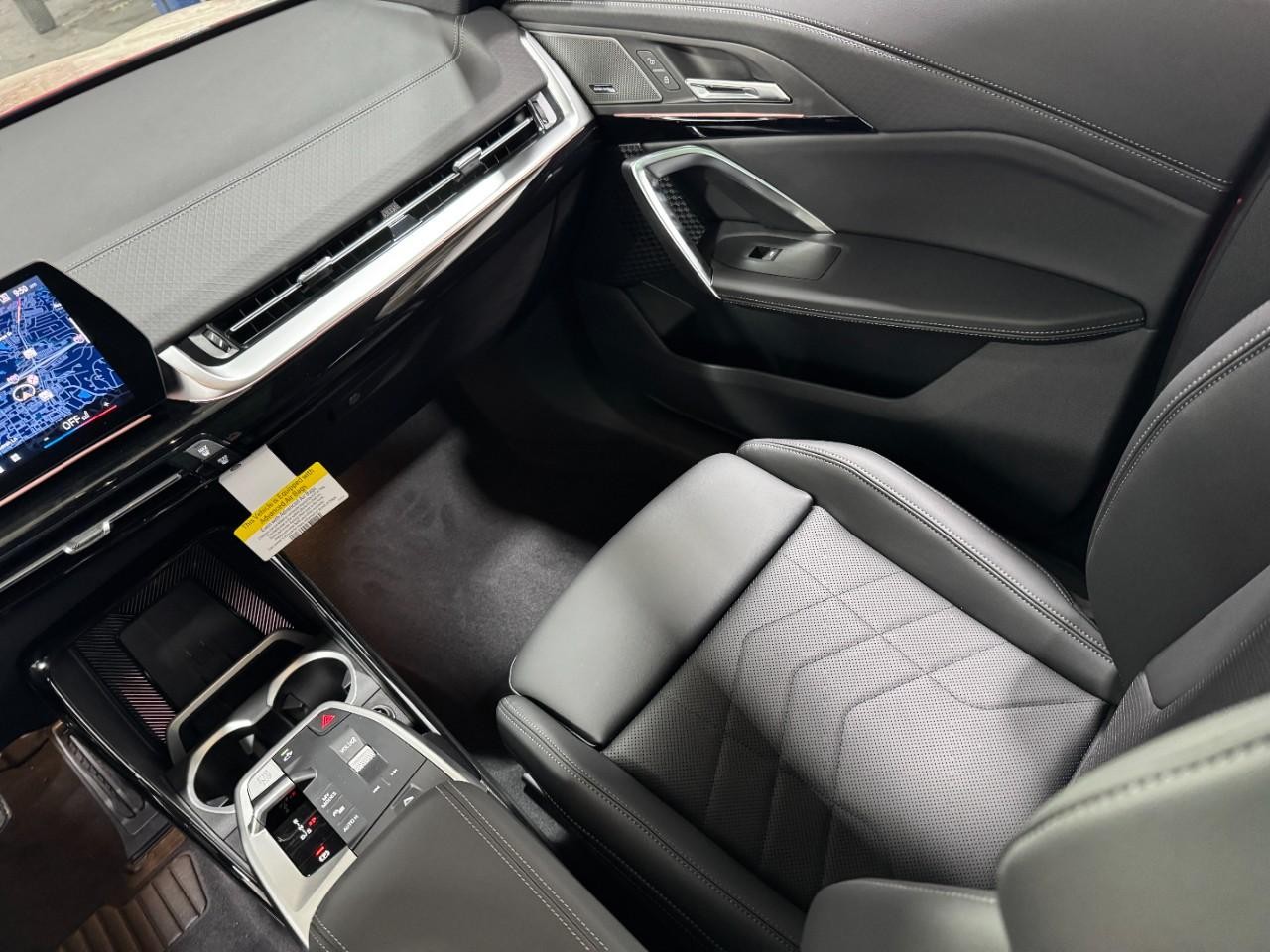 BMW X2 Vehicle Full-screen Gallery Image 16