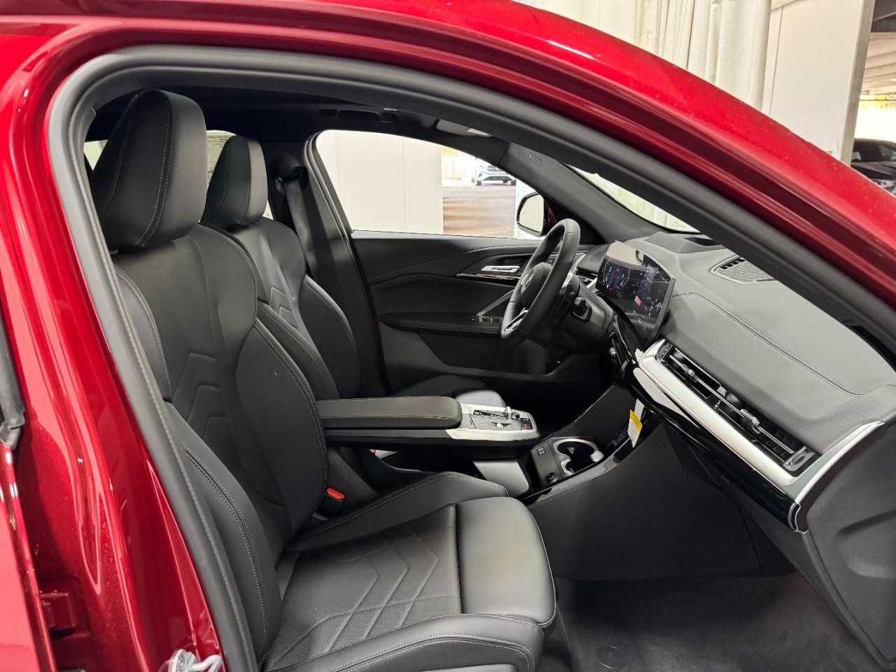 BMW X2 Vehicle Full-screen Gallery Image 17