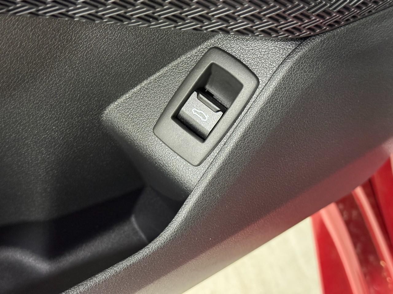 BMW X2 Vehicle Full-screen Gallery Image 24