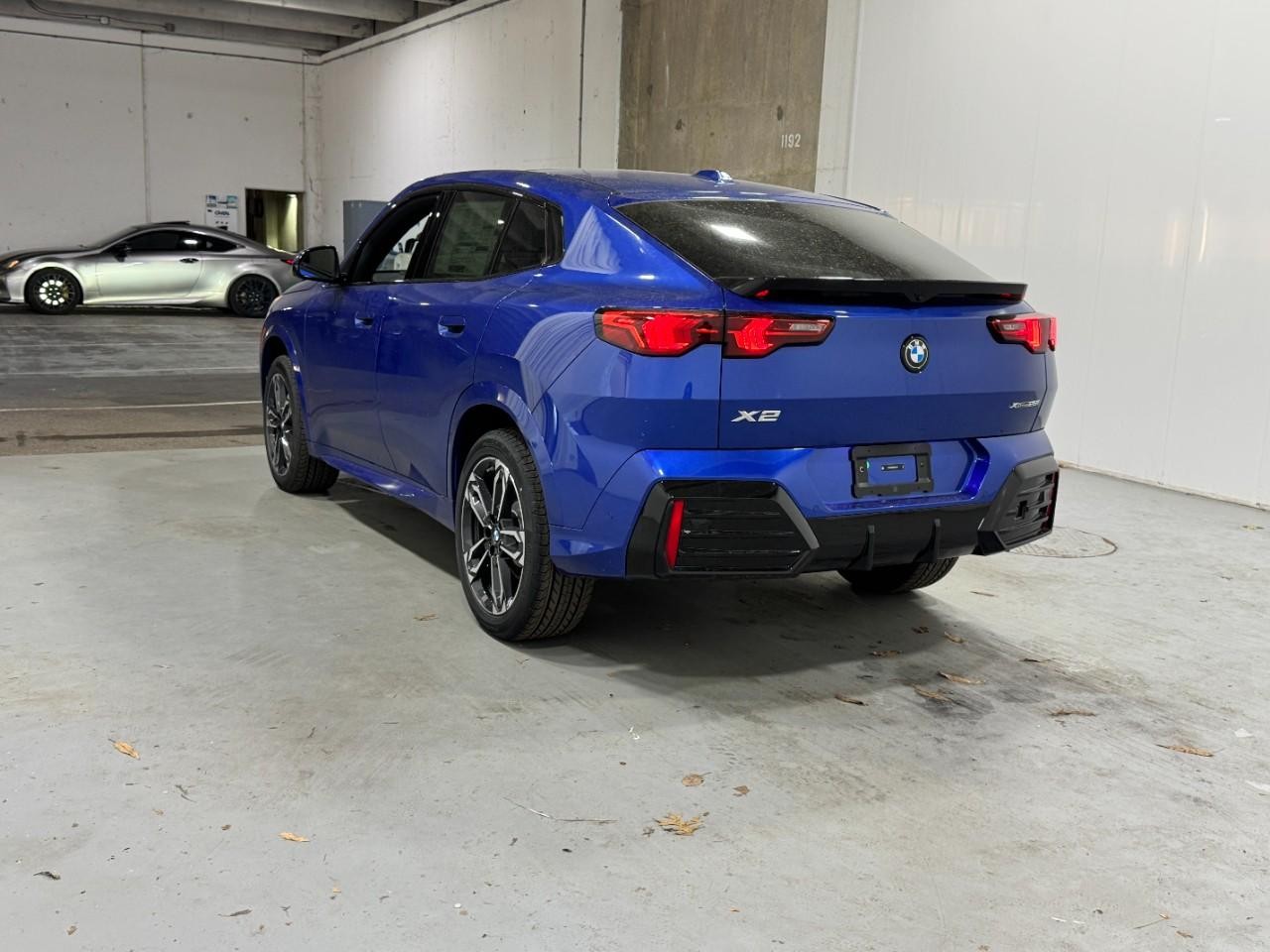 BMW X2 Vehicle Full-screen Gallery Image 3