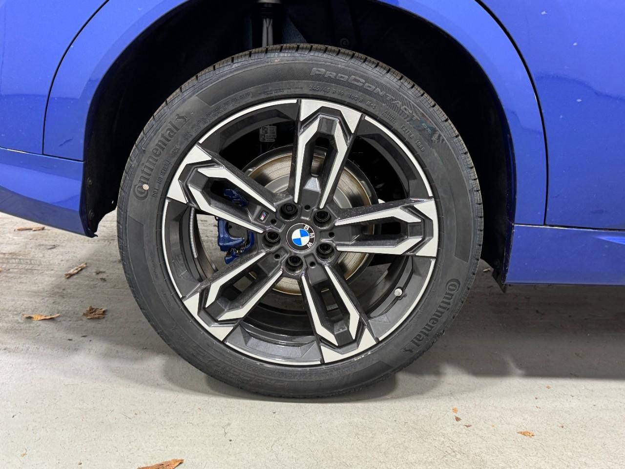 BMW X2 Vehicle Full-screen Gallery Image 5