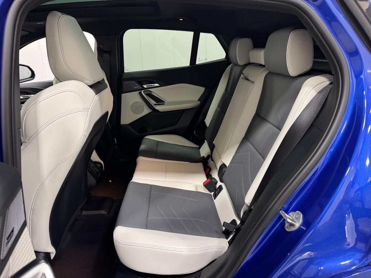 BMW X2 Vehicle Full-screen Gallery Image 8