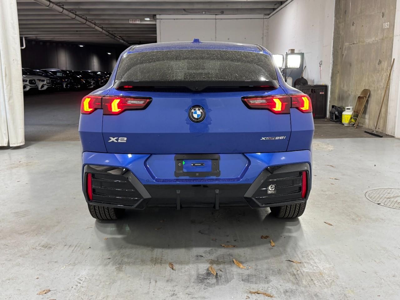 BMW X2 Vehicle Full-screen Gallery Image 9