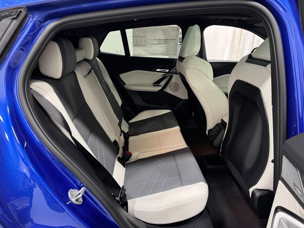 BMW X2 Vehicle Full-screen Gallery Image 10