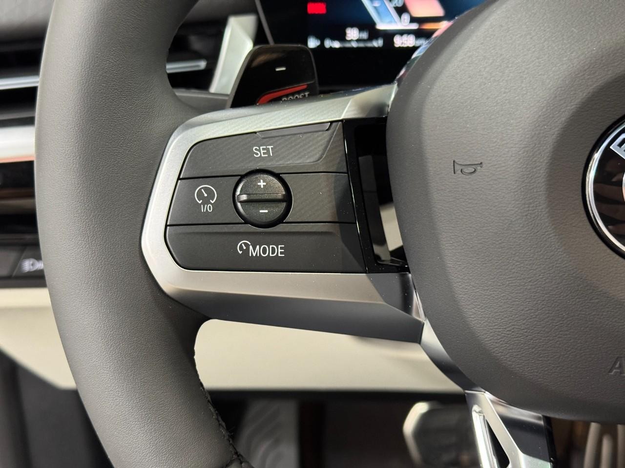 BMW X2 Vehicle Full-screen Gallery Image 29