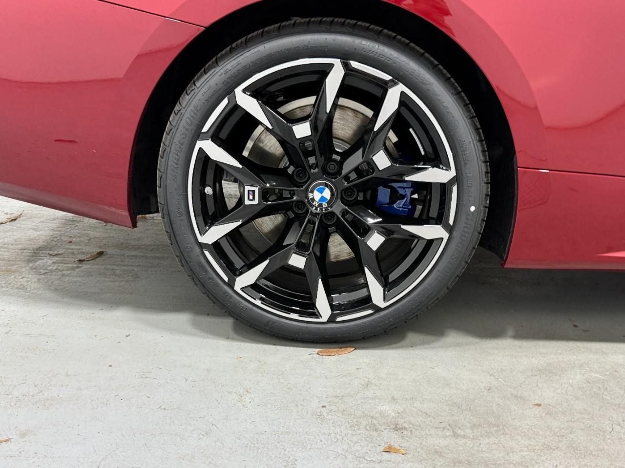 BMW 4 Series Vehicle Full-screen Gallery Image 5