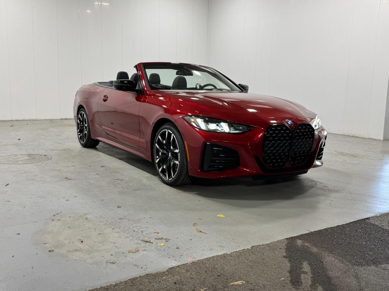 BMW 4 Series Vehicle Full-screen Gallery Image 6