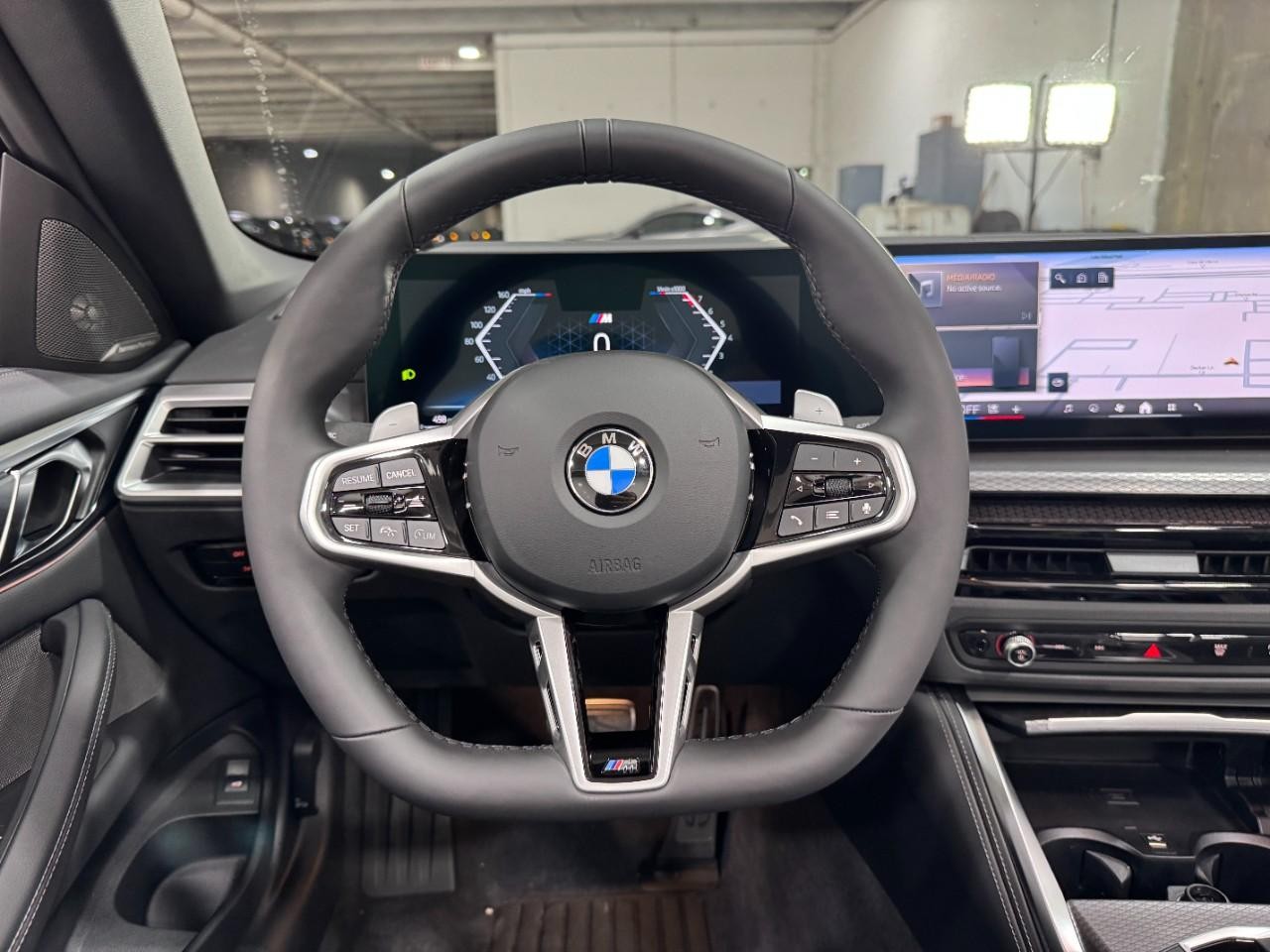 BMW 4 Series Vehicle Full-screen Gallery Image 12