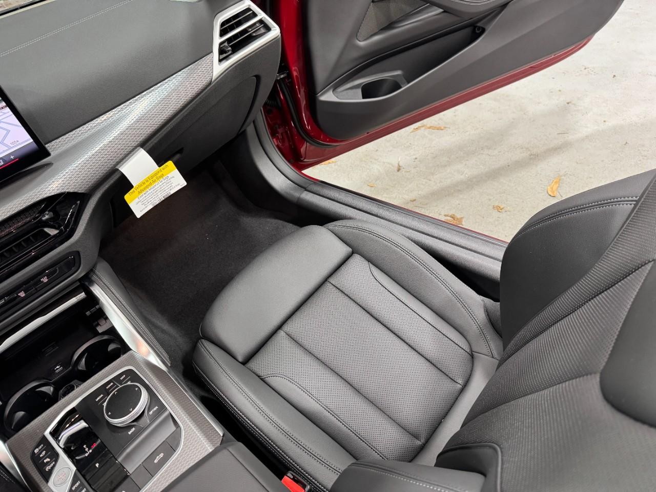 BMW 4 Series Vehicle Full-screen Gallery Image 15