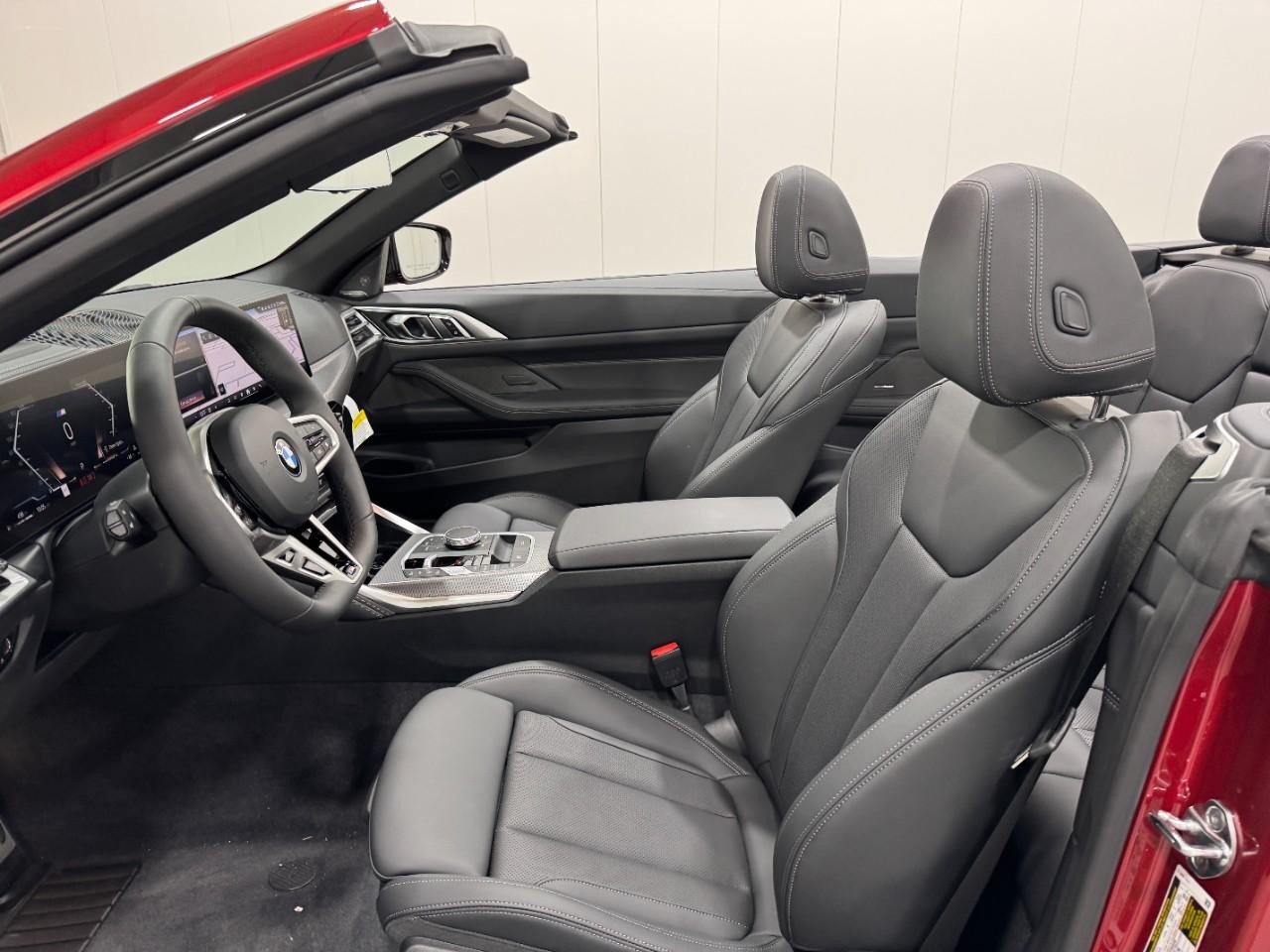 BMW 4 Series Vehicle Full-screen Gallery Image 26