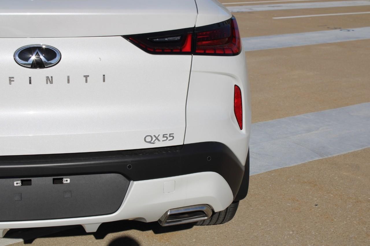 INFINITI QX55 Vehicle Full-screen Gallery Image 11