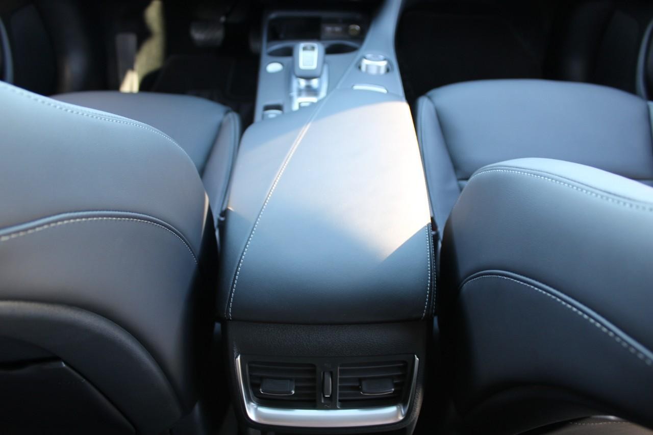 INFINITI QX55 Vehicle Full-screen Gallery Image 17