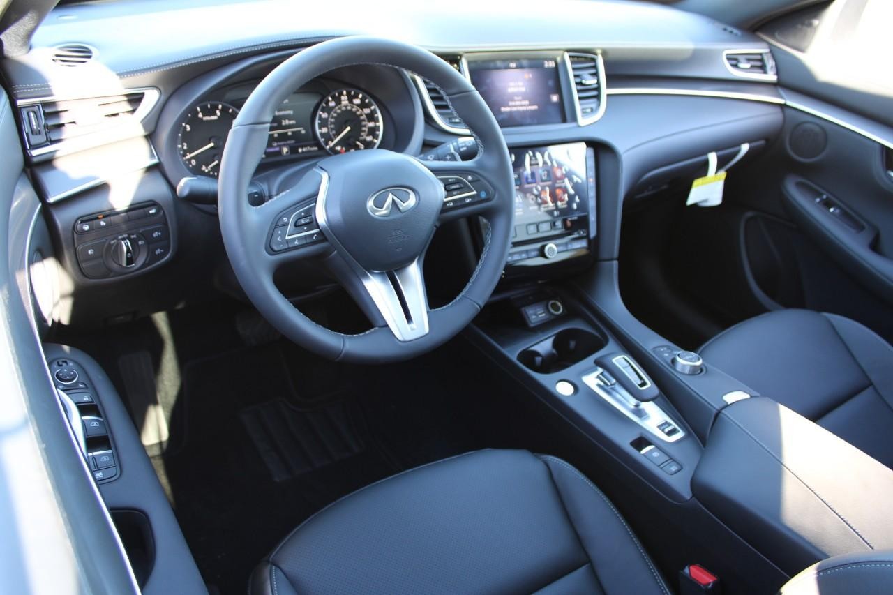 INFINITI QX55 Vehicle Full-screen Gallery Image 19