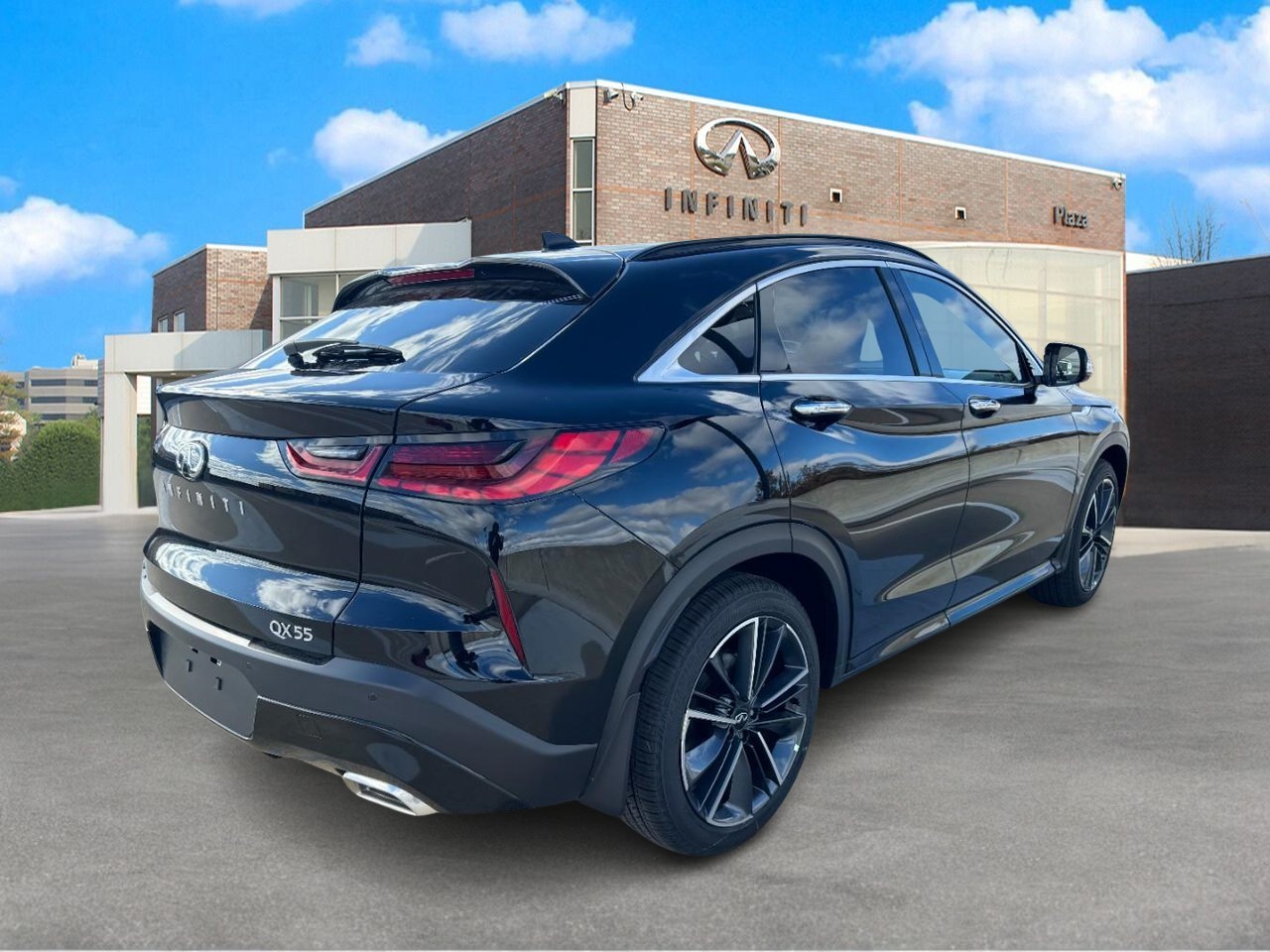 INFINITI QX55 Vehicle Full-screen Gallery Image 4