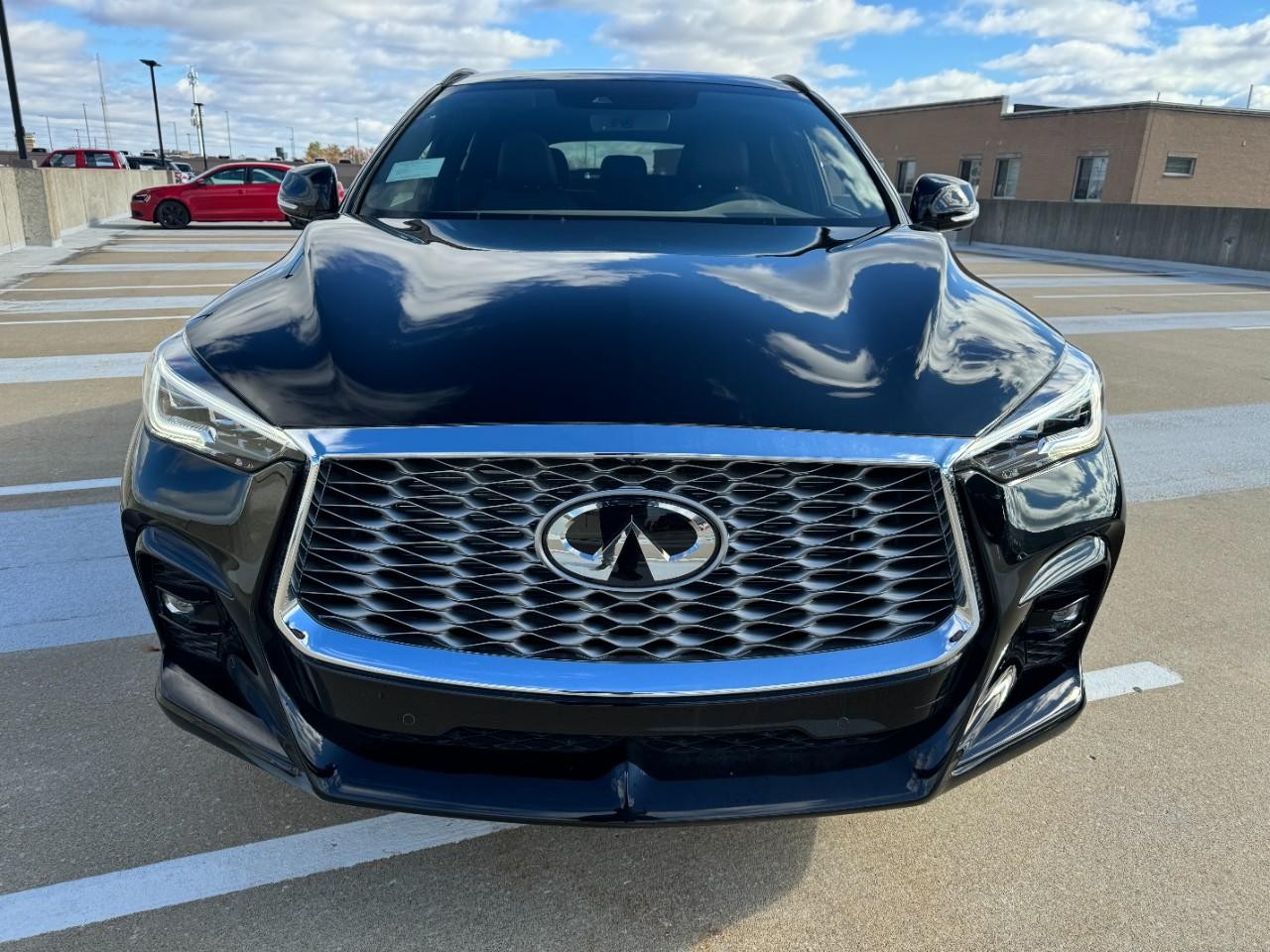 INFINITI QX55 Vehicle Full-screen Gallery Image 7