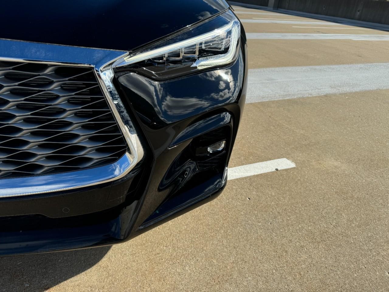 INFINITI QX55 Vehicle Full-screen Gallery Image 9