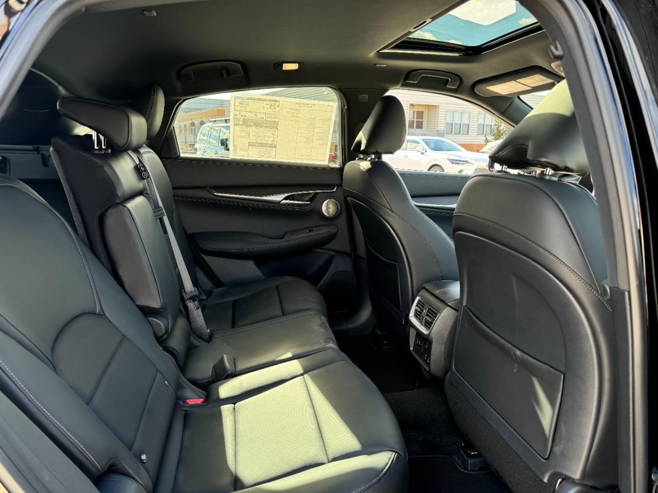 INFINITI QX55 Vehicle Full-screen Gallery Image 13