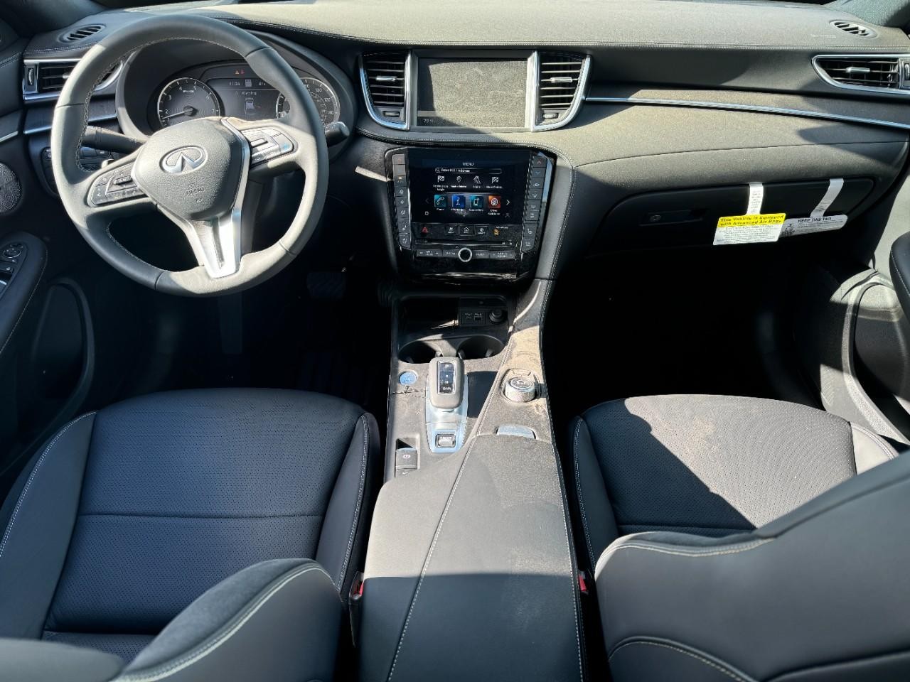 INFINITI QX55 Vehicle Full-screen Gallery Image 14